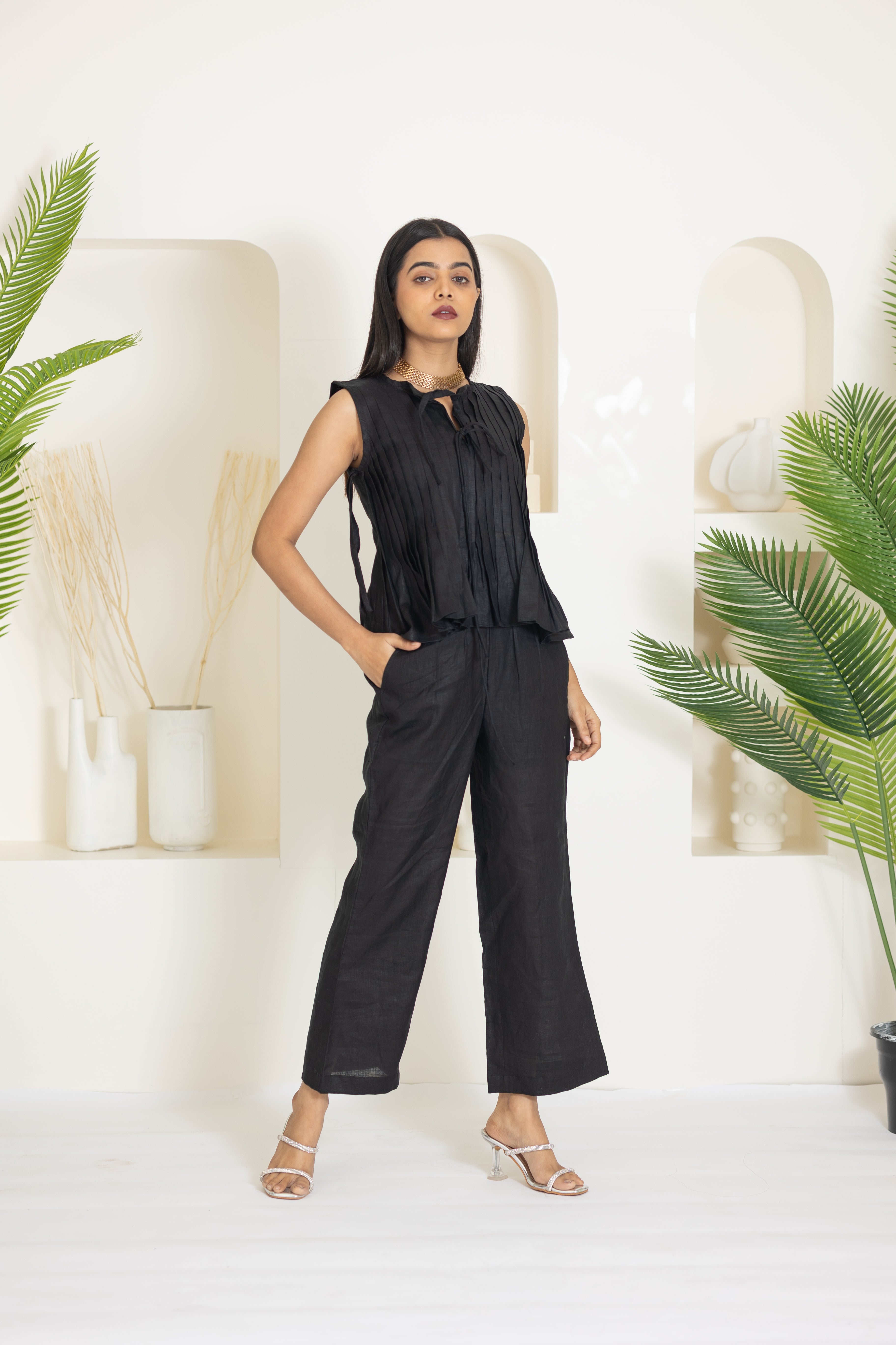 Sleevless Top and Pant